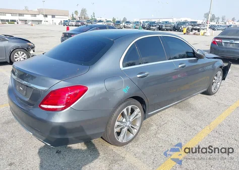 2017 Mercedes-Benz C 300 из США, поврежденный, VIN 55SWF4JB7HU190021